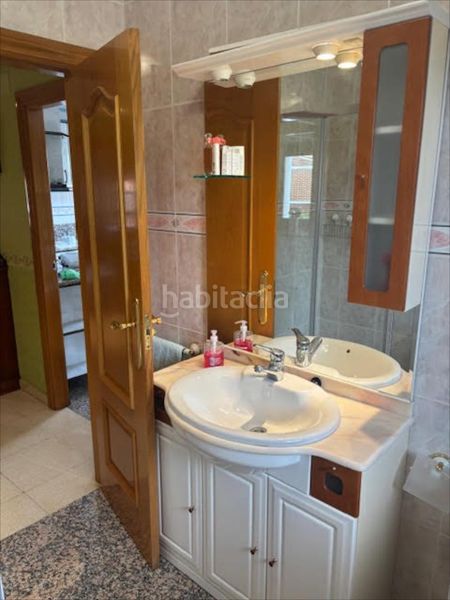 Foto 662563f2-cb42-4b2d-b31b-f9423f534263. Casa aparellada a Montecanal Zaragoza