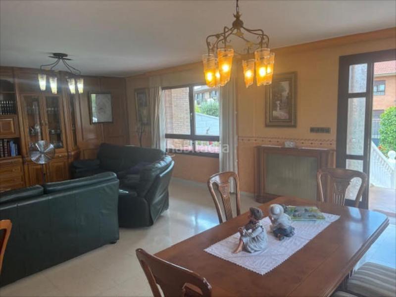 Foto 096d4deb-132f-45ec-be7c-c813a9b035f8. Casa aparellada a Montecanal Zaragoza