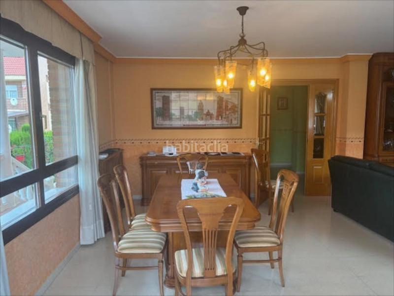 Foto a70b6752-d05b-46d6-ae18-671ee0f76298. Casa aparellada a Montecanal Zaragoza