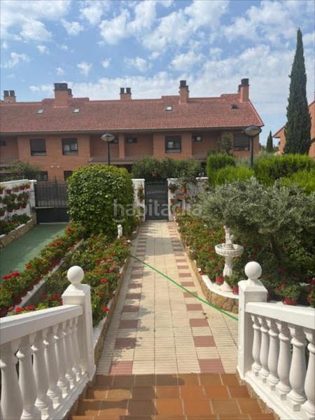 Foto c74c3fb5-d9a6-440e-b746-ed1b023b8e9f. Casa aparellada a Montecanal Zaragoza