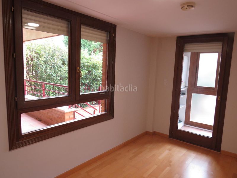 Foto 56191782-5b31-4a14-98c0-008e8f3992f5. Casa aparellada amb piscina a Montecanal Zaragoza