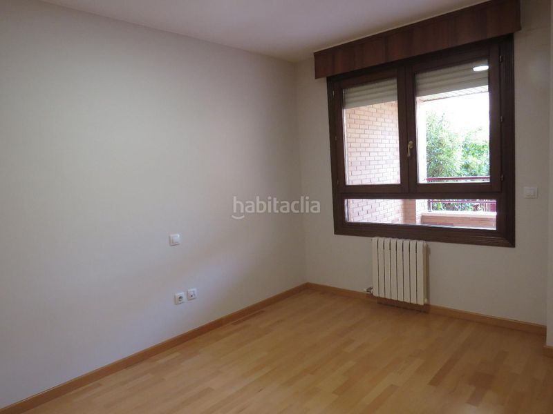 Foto ba243626-fb5f-45a2-a634-506b7e76c5f8. Casa aparellada amb piscina a Montecanal Zaragoza