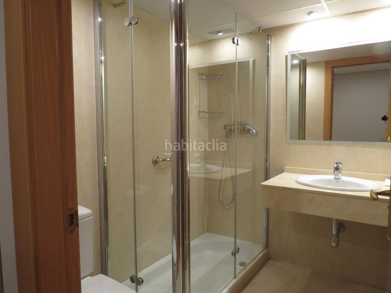 Foto f09d5c72-3a08-4860-b3c6-a0dd40150c56. Casa aparellada amb piscina a Montecanal Zaragoza