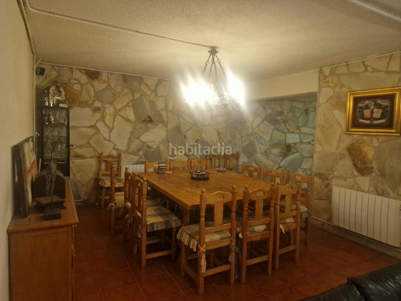 Foto 5bf5c8cd-b6ba-4d39-a0d2-f899a833bd4e. Casa adossada amb piscina a Montecanal Zaragoza