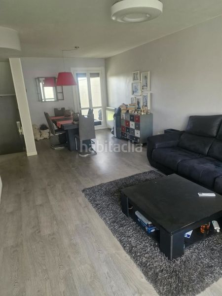 Foto d371ee5b-ee6b-40a0-b205-504fa3b55004. Casa adossada amb piscina a Montecanal Zaragoza