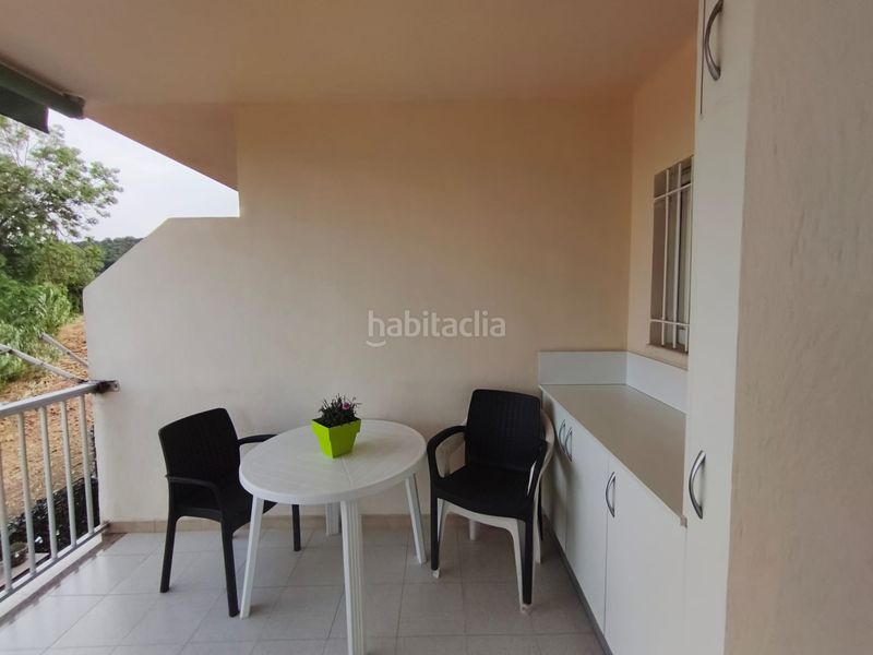 Foto 6fdba209-da52-415c-b2a7-fb1eb16e8408. Casa aparellada amb xemeneia calefacció aparcament a Berga