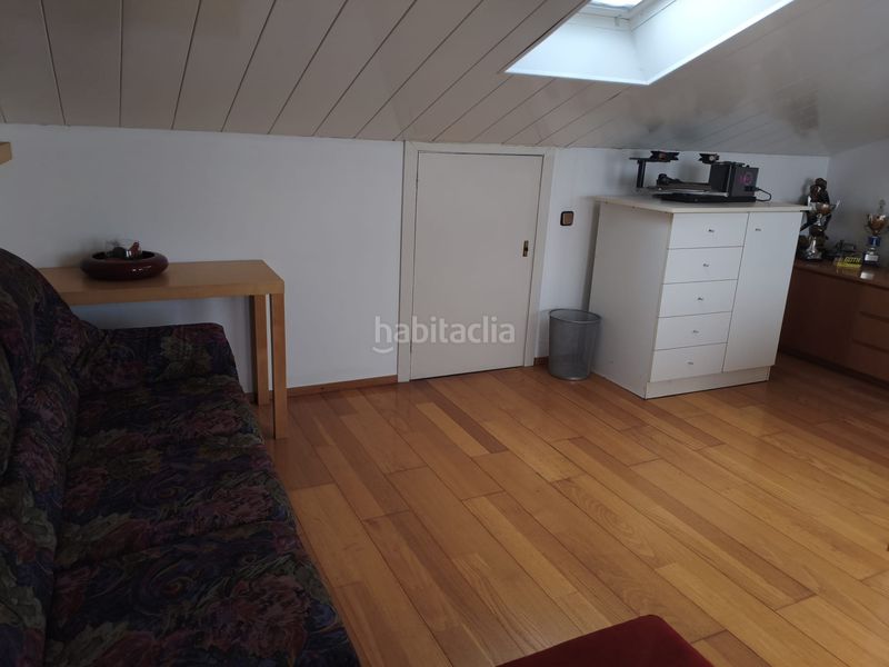 Foto ba32cd41-591b-42db-8fbf-be390a0b3174. Casa aparellada amb xemeneia calefacció aparcament a Berga