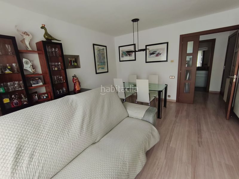 Foto f4e5d5f3-886c-4a74-b26b-2b7ed093d9dd. Casa aparellada amb xemeneia calefacció aparcament a Berga