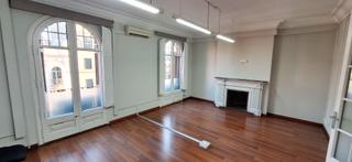 Location Bureau  Carrer de parís. Oficina reformada calle paris