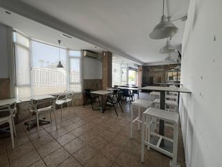 Local Comercial en Avenida MOYA