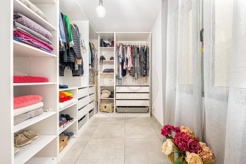 Foto 5e00c000-815e-48d8-a9c1-42f92eec8ce4. Piso entrar a vivir piso completamente reformado con plaza de garaje y trastero en vecindario en Santa Lucía de Tirajana