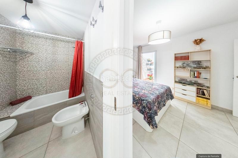 Foto e3b7b2b5-81d2-492b-8199-9cddc3cf544e. Piso entrar a vivir piso completamente reformado con plaza de garaje y trastero en vecindario en Santa Lucía de Tirajana