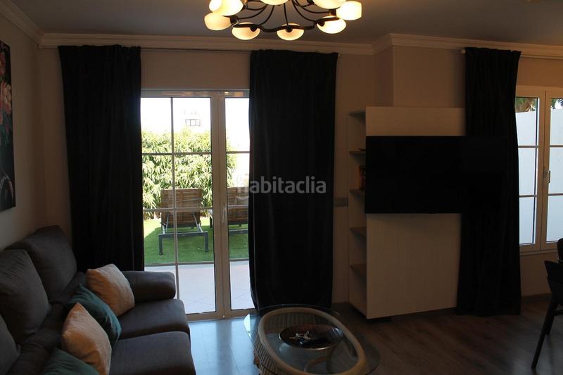 Foto 1576b9c7-fcf3-4d2d-b4e0-2bcedb3754fd. Casa pareada en calle costa canaria 114 en Playa del Inglés San Bartolomé de Tirajana