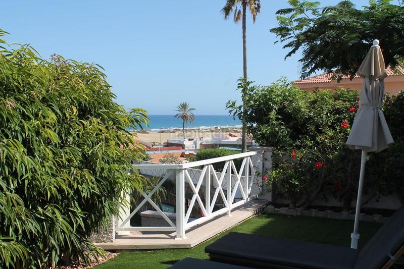 Foto 53570e7d-ef38-4582-a0af-f8e69b3ade6e. Casa pareada en calle costa canaria 114 en Playa del Inglés San Bartolomé de Tirajana