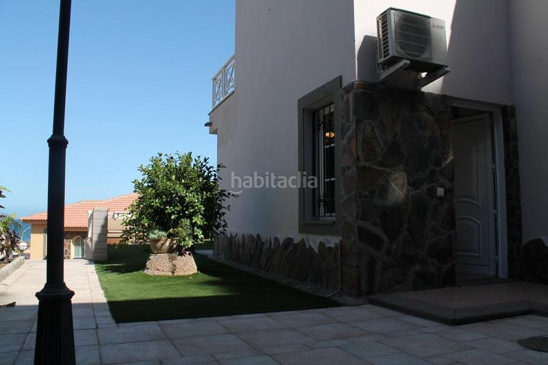 Foto 8a68dd9d-ab8b-4f4a-9f08-fc90f15a0993. Casa pareada en calle costa canaria 114 en Playa del Inglés San Bartolomé de Tirajana