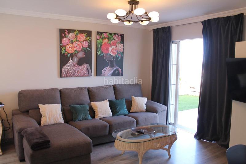 Foto d3eb9fc7-351b-4282-9ece-3e0d0f271a5c. Casa pareada en calle costa canaria 114 en Playa del Inglés San Bartolomé de Tirajana