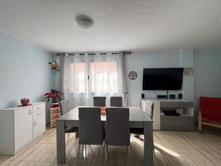 Pis a El Tablero. Piso de 2 dormitorios con ascensor y plaza de garaje en el table