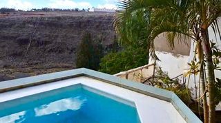 Edifici a Sardina. Excelente casa terrera en venta con 5 apartamentos independiente