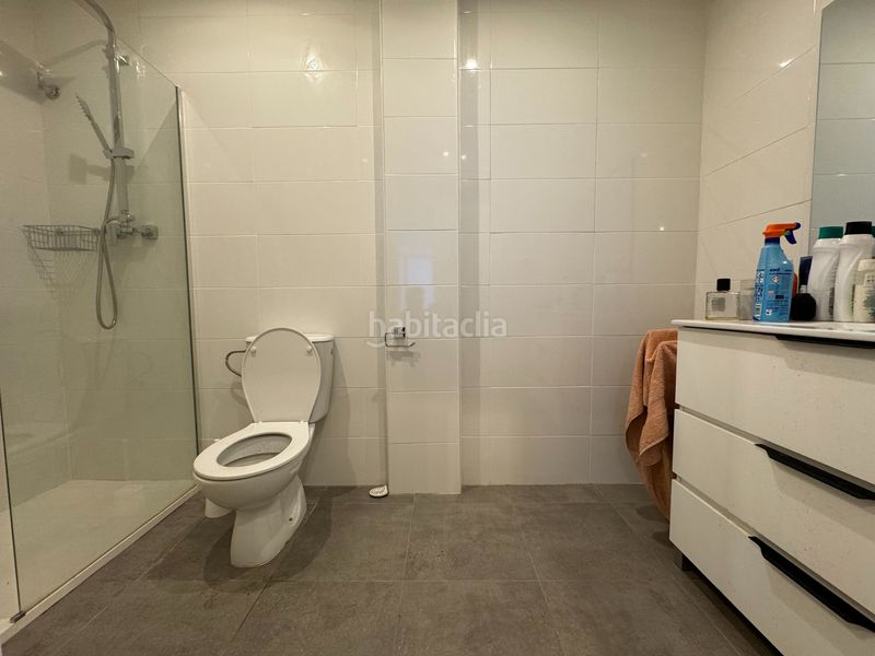 Foto b1b92361-576a-4a70-a3da-c4b7e53a42fc. Local comercial a La Bordeta Barcelona