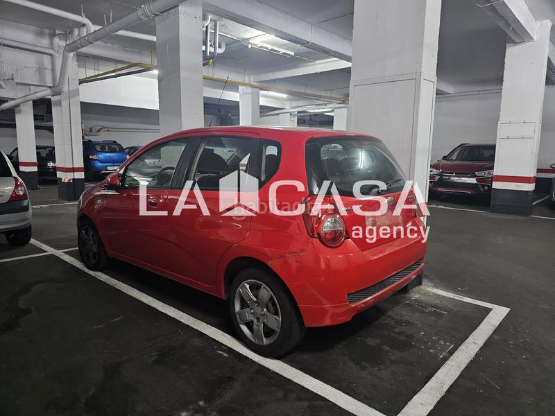 Foto e4ed36f0-420f-483f-83c2-8c014fee8038. Parking coche en Prosperitat Barcelona