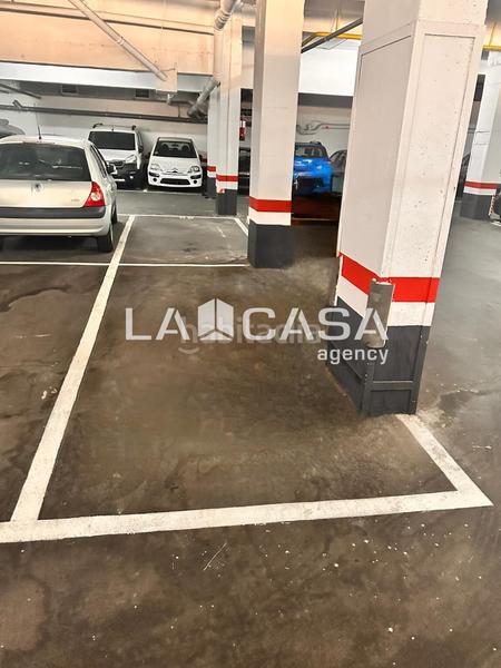 Foto 947f1dfa-6f90-4414-b8e1-5830ff044788. Autoparkplatz in Prosperitat Barcelona