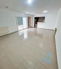 Ground floor in Centre