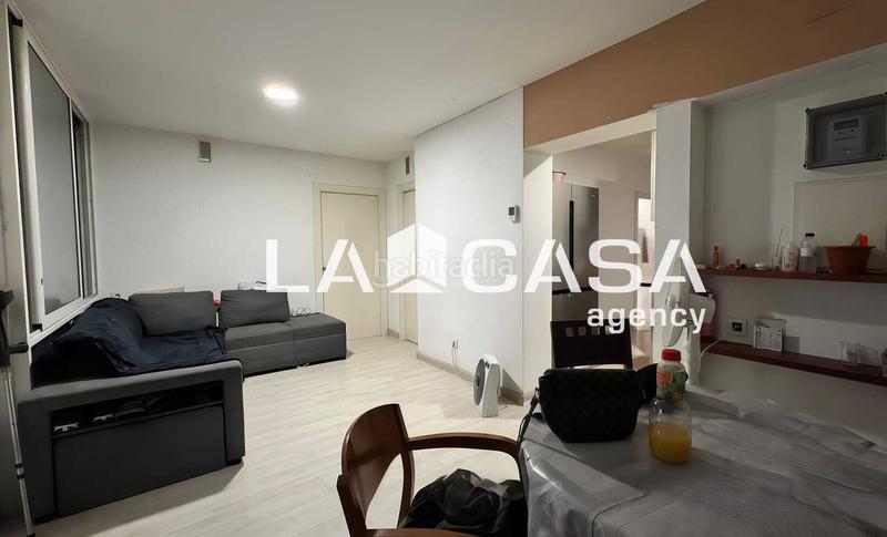 Foto 0116f9cb-c4f8-4107-98a4-22d072d86471. Local comercial en Prosperitat Barcelona