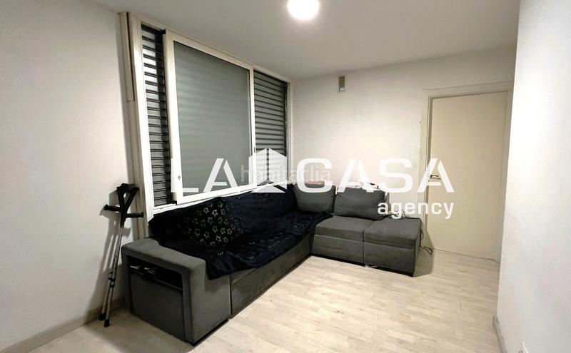 Foto 73b5a363-aa2f-4a03-a3bd-5b46371a1f46. Local comercial en Prosperitat Barcelona
