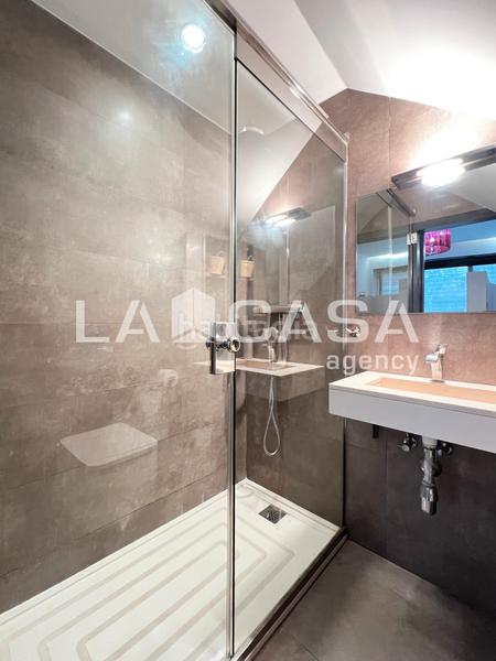 Foto a0153574-7186-438e-b14e-0fd7a3d13b4c. Chalet con riscaldamento in Sant Andreu de Palomar Barcelona