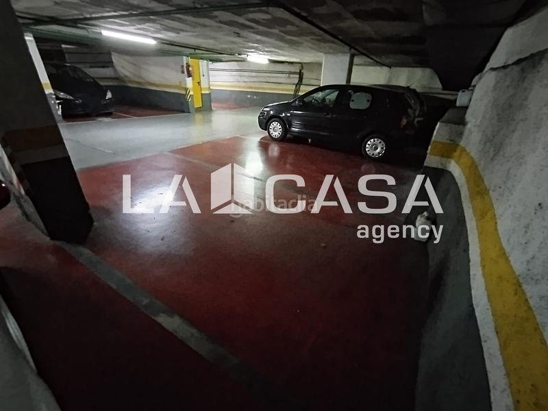 Foto a121da18-54ec-4785-8271-f95dca57b5ca. Parking coche en Sant Andreu de Palomar Barcelona