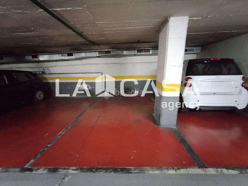 Foto aef5ae62-e364-4dd1-93c3-2c7d5a18ff54. Parking coche en Sant Andreu de Palomar Barcelona
