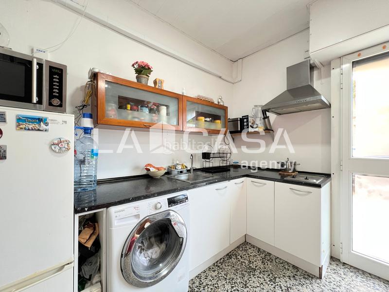 Foto 4f2b2fa9-dd23-4018-bd7e-b57c37357566. Geschäftsraum in La Salut Badalona