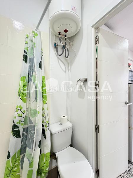 Foto 5b7905bc-4a95-498a-995b-b38d7a20e8d7. Local comercial a La Salut Badalona