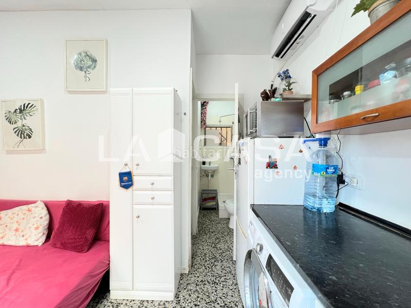 Foto 5e6f4b8a-1c26-4251-b714-47c98d3eb980. Local comercial a La Salut Badalona