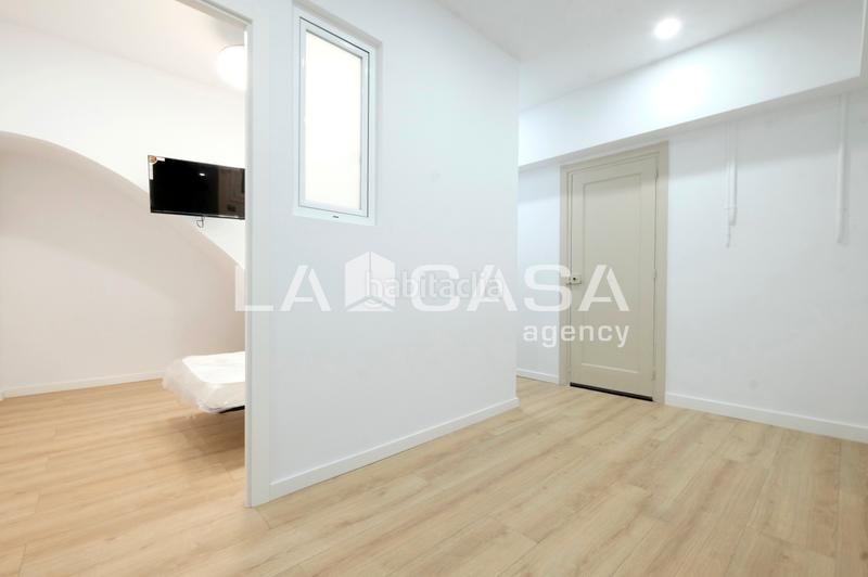 Foto f61431fa-223d-4f29-87d1-06090af75445. Locale commerciale in Vilapicina - Torre Llobeta Barcelona