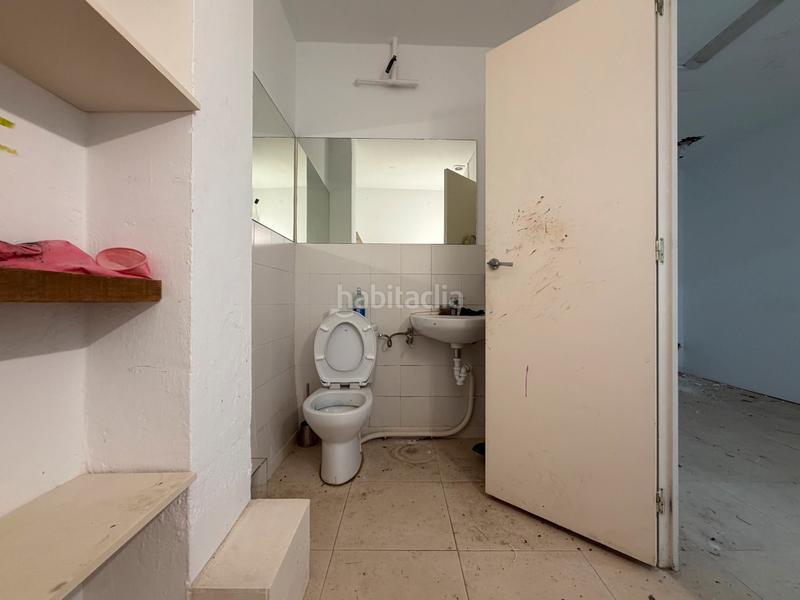 Foto 6b3f28a7-c39c-4930-b5a6-e0502038b4b7. Local comercial a Putget - Farró Barcelona