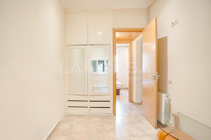 Foto 810a164e-bf3c-4f9c-8d13-c6a5bad97e4d. Appartement avec chauffage dans El Clot Barcelona