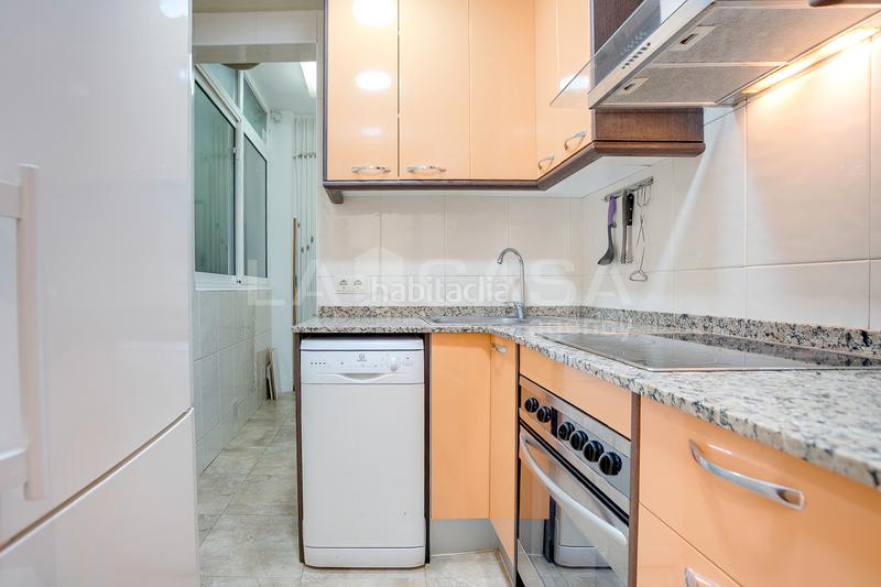 Foto 22f18fe3-9104-4ad2-91f5-f644364a75a1. Etagenwohnung mit heizung in El Clot Barcelona