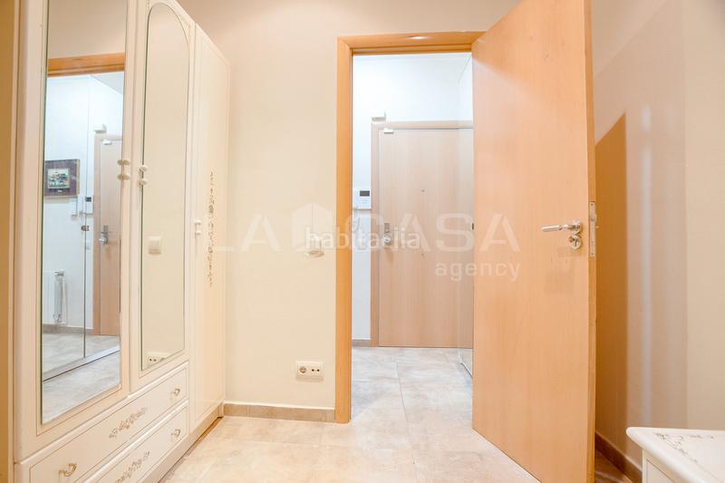 Foto 9ea3e041-8107-480b-a03f-1c2b444fdf35. Etagenwohnung mit heizung in El Clot Barcelona