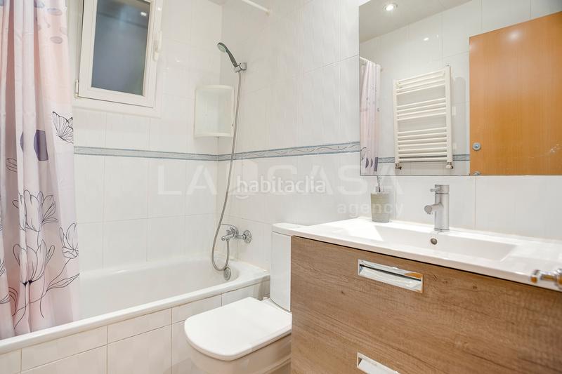 Foto 6733d4ee-f3e5-4512-ae9d-1b40a9b6b1ef. Piso en El Clot Barcelona