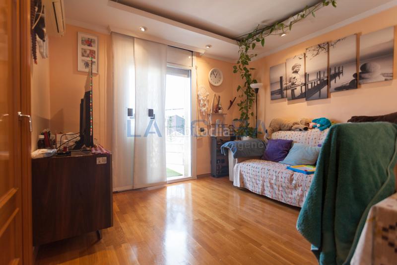 Foto 8754895d-ac72-4f27-9bf3-46c4475c7076. Flat in La Florida Hospitalet de Llobregat (L´)