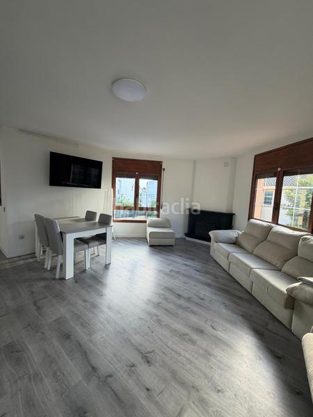 Foto a8a53cb3-cd92-4b8b-ae75-7bd1d8975f7a. House with parking in Cunit residencial Cunit