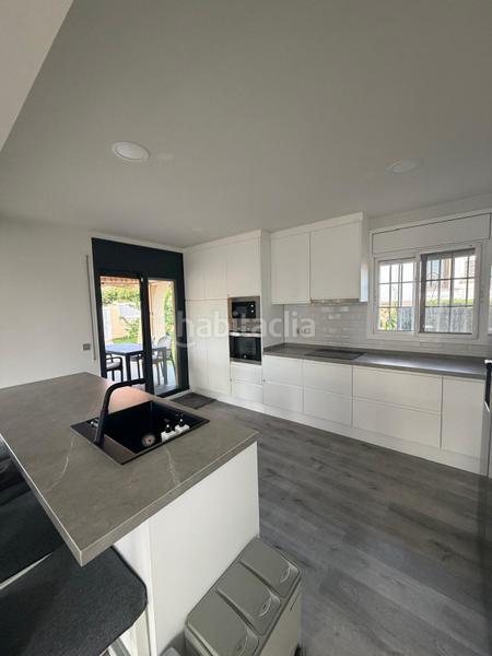 Foto ff96a0e1-81cf-4514-beae-94bf634e6b01. Maison avec parking dans Cunit residencial Cunit