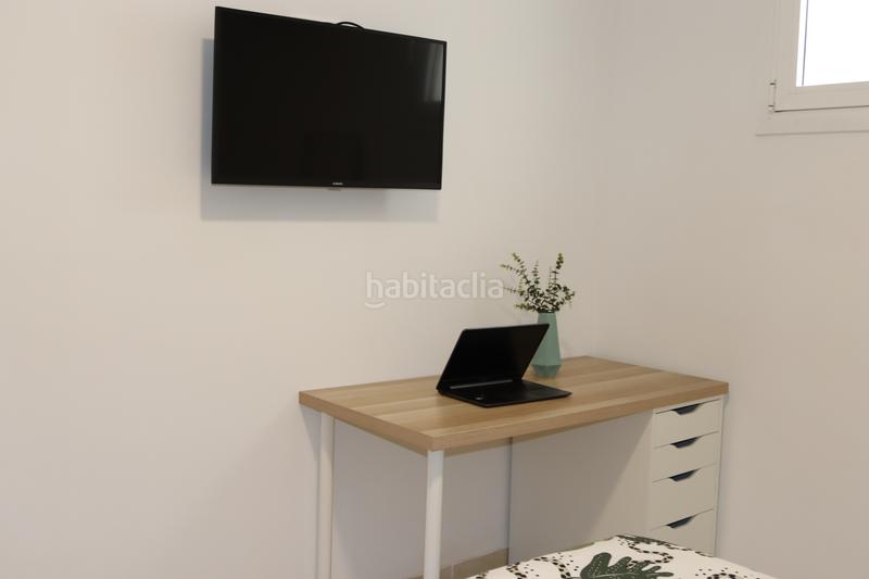 Foto 07a6f151-c8a3-4149-b9c9-cce6b5846866. Planta baja en Sants Barcelona