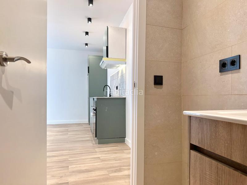 Foto c4e4a42d-4717-4dc0-be17-9e526d64d5b8. Local comercial en Vilapicina - Torre Llobeta Barcelona