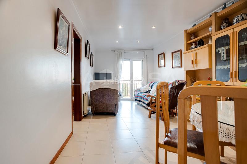 Foto d074520f-adec-4949-bec5-aed3268d8a34. Etagenwohnung mit heizung in Safaretjos Santa Coloma de Gramenet