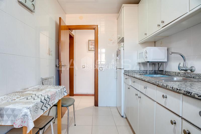 Foto 916eb9f5-208e-45d8-8053-f9dd70df29b5. Flat with heating in Safaretjos Santa Coloma de Gramenet