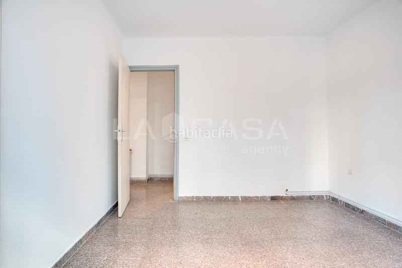 Foto da63c61d-b059-45ed-b52d-984a103df6de. Etagenwohnung mit heizung in La Verneda - La Pau Barcelona