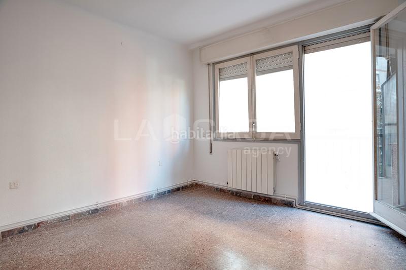 Foto bb5c0b8c-86bb-43a5-9b5e-9d898876e5ca. Piso en La Verneda - La Pau Barcelona