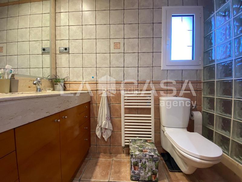 Foto 2e780469-0e91-40d8-be32-7b136f681b5e. Dachwohnung mit heizung in Fondo Santa Coloma de Gramenet